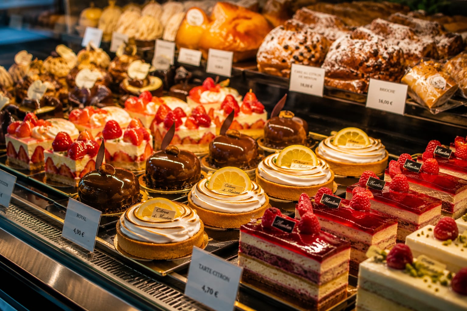 Illustration of pastries, lemon tart and desserts in Menton