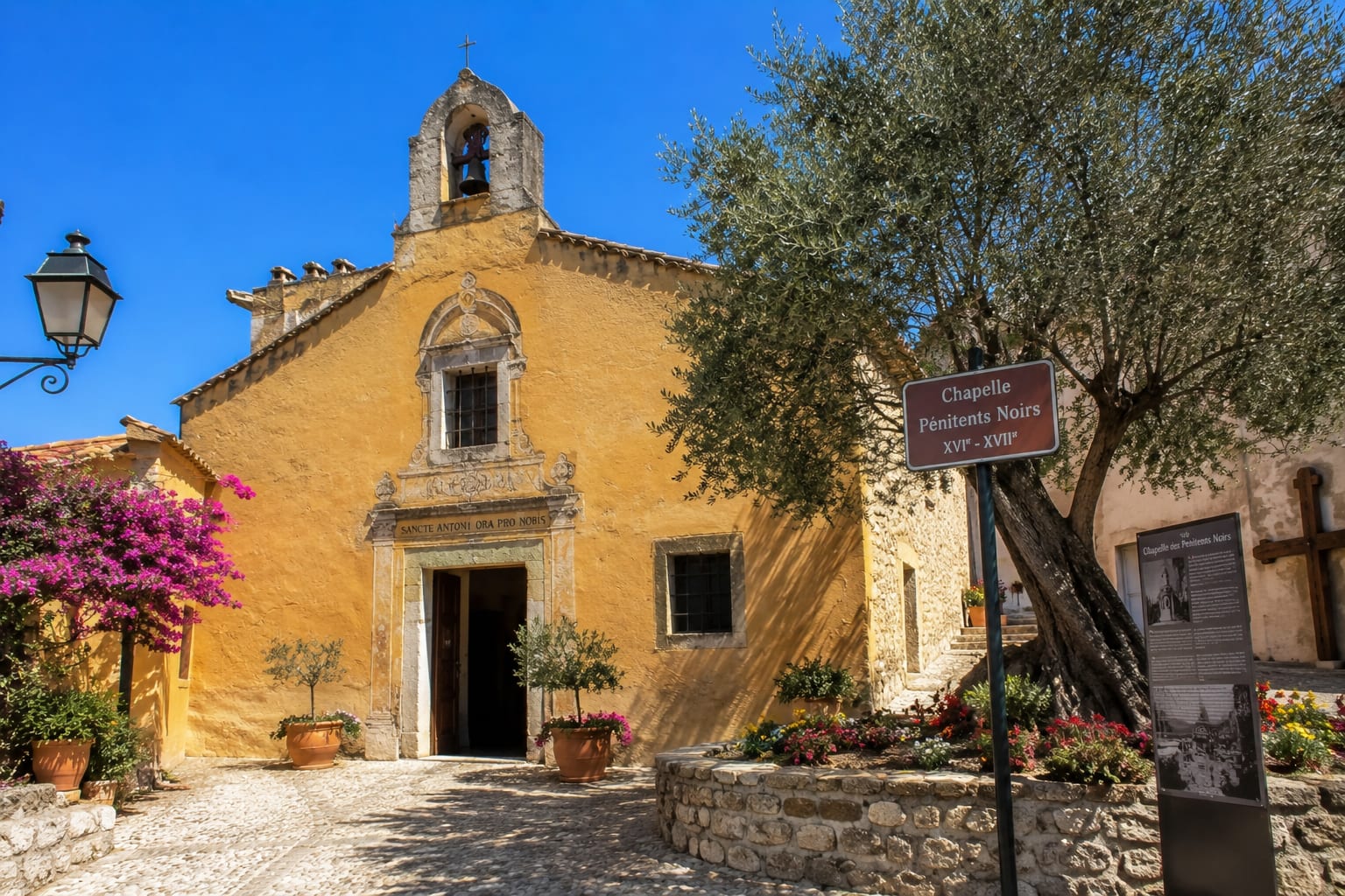 Chapelle des Penitents Noirs in Menton old town